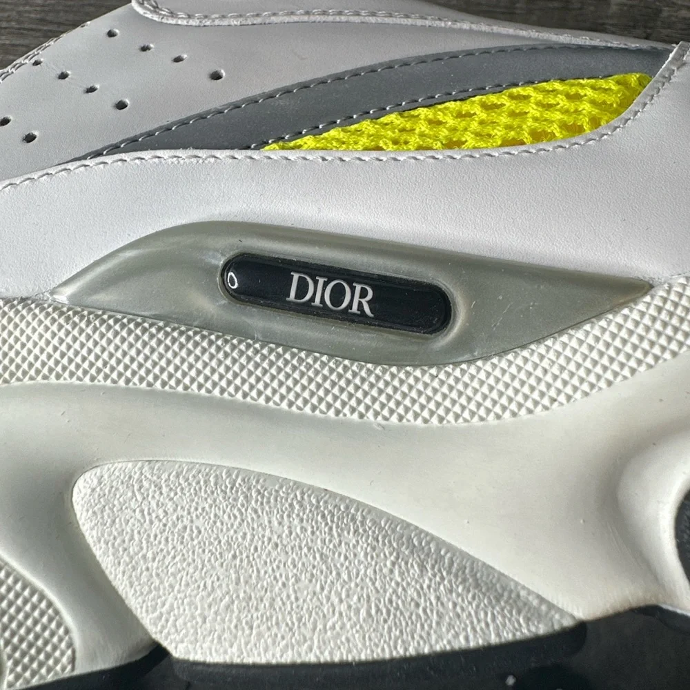 Wore twice. Literally like new. Dm for negotiations - Picture 2 of 8